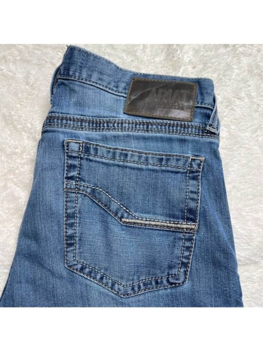 Ariat M7 Rocker Straight Leg Jeans Men’s Size 34 Medium Wash Blue Denim